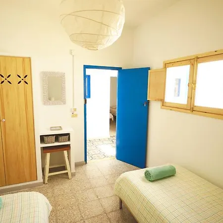 بيت شباب Sol Y Mar Surf Camp *
