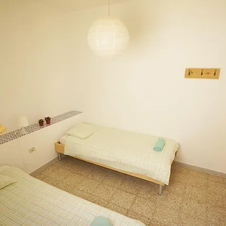 Sol Y Mar Surf Camp بيت شباب *