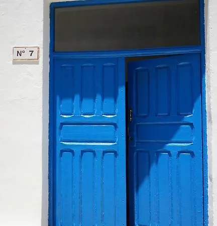 بيت شباب Sol Y Mar Surf Camp *