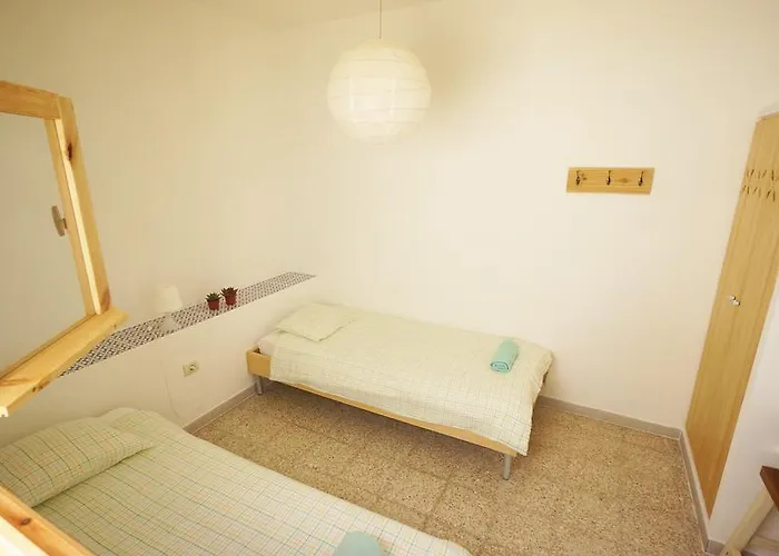 苏雷马冲浪营酒店 旅馆 *