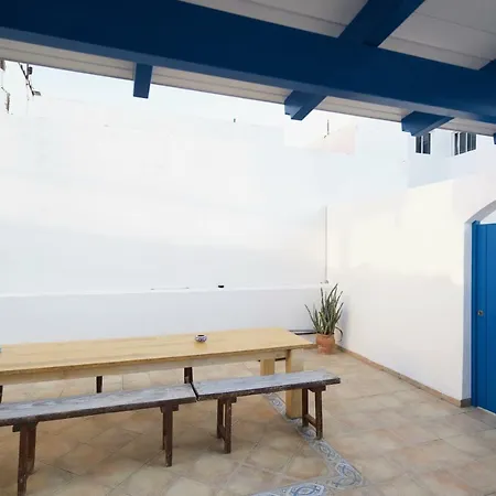 Vandrerhjem Sol Y Mar Surf Camp Corralejo