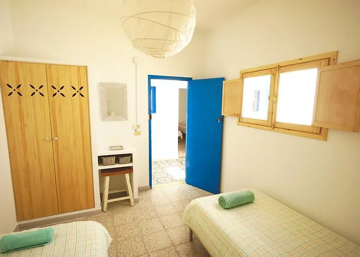 Hostal Sol Y Mar Surf Camp *