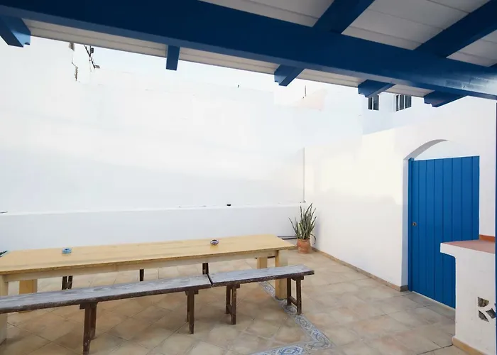 Hostal Sol Y Mar Surf Camp Corralejo
